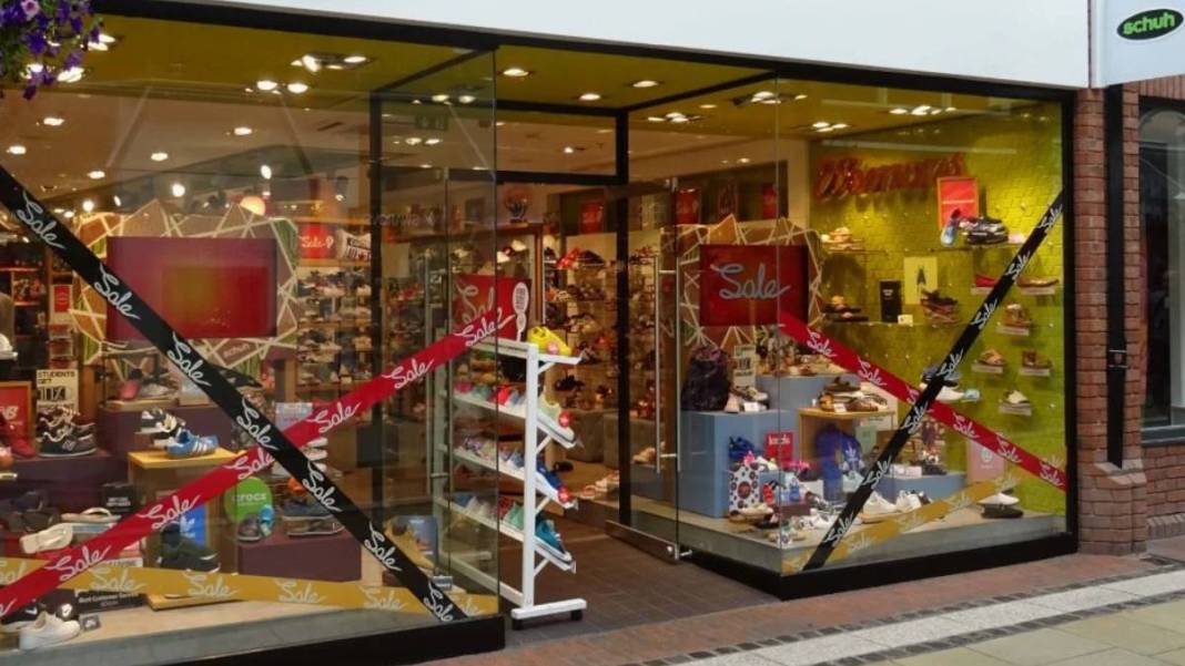 Türklerin vazgeçilmez markasıydı: Ünlü ayakkabı devi iflas bayrağını çekti! 27 mağazası kapanmanın eşiğinde 3